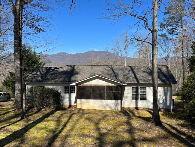 Building Photo - 250 Windwood Drive-3 bedroom/2 bathroom-BE...