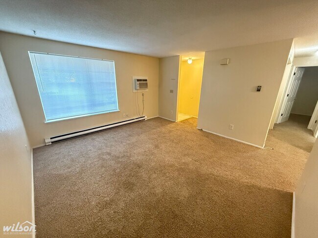 Building Photo - 1211 Ledwich Ave