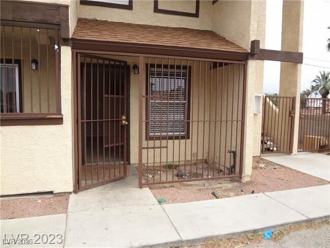 Building Photo - 5456 Cabeza Dr