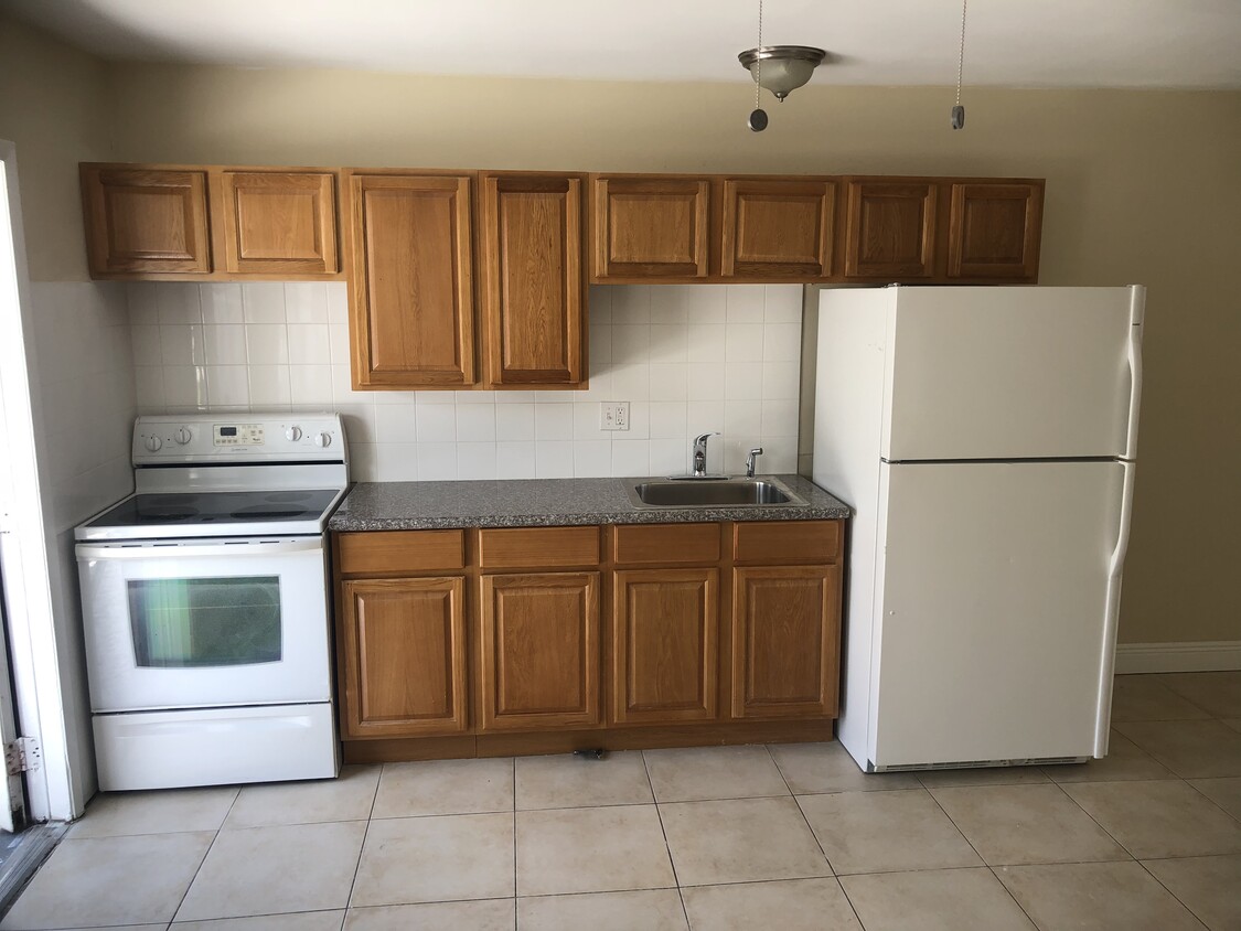 New remodeled unit with granite countertops - 2442 Jackson street