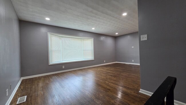Building Photo - 1380 Catalpa Dr