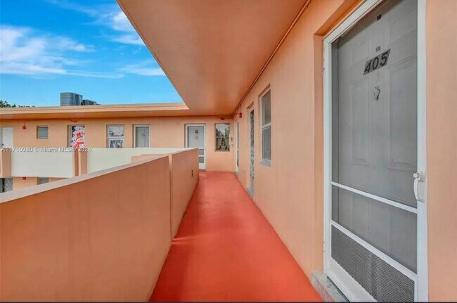Foto del edificio - 1301 NE 191st St