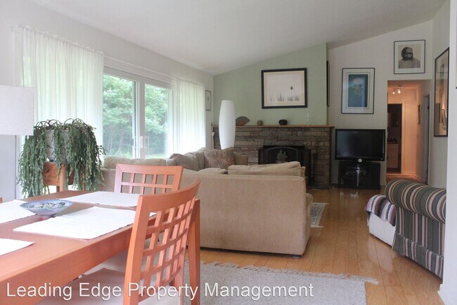 Foto del edificio - 3 br, 2 bath House - 89 Partridge Rd.