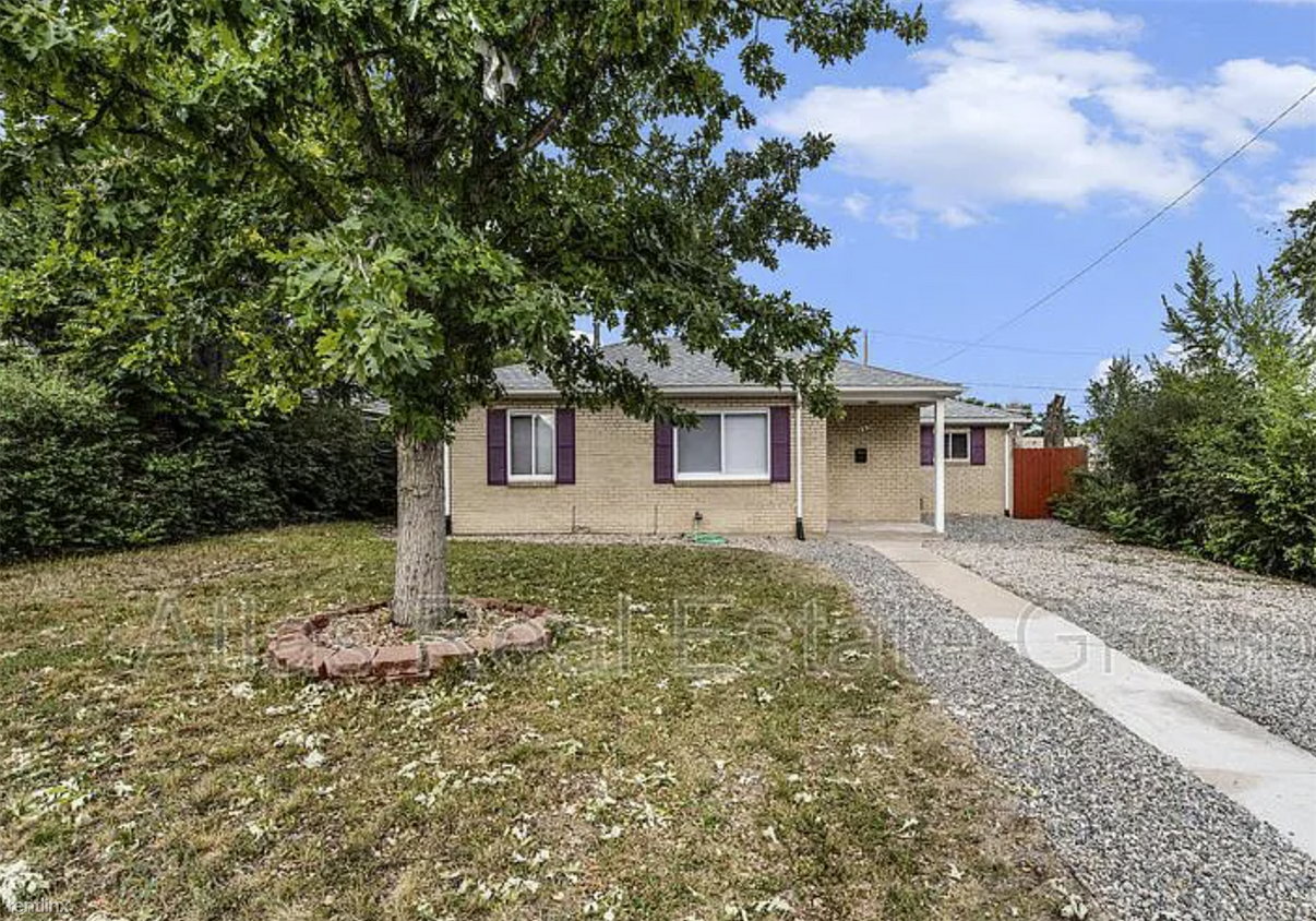 Foto principal - 2 br, 1 bath House - 565 S Clay St