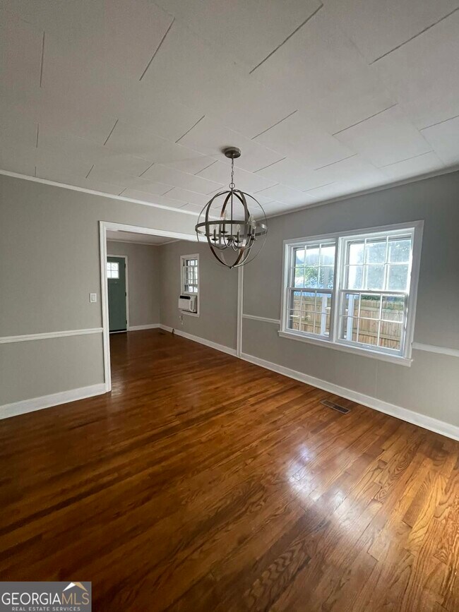 Foto del edificio - 214 Mimosa Dr