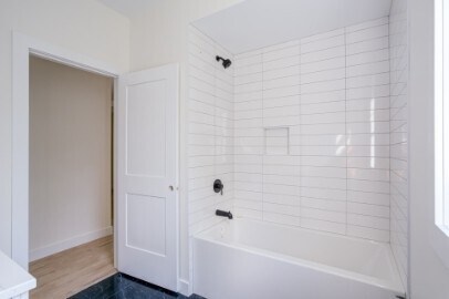 Building Photo - 153 Mary St