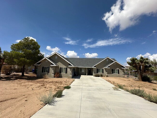 Foto del edificio - Welcome to this beautiful 3-bedroom 2-bath...