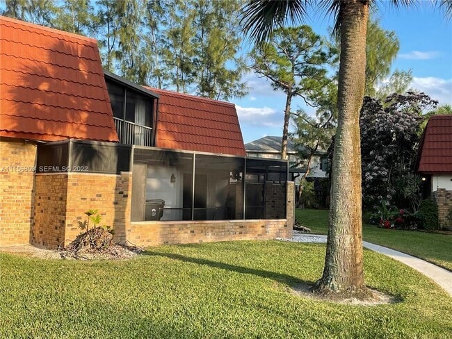 Building Photo - 4648 Suburban Pines Dr