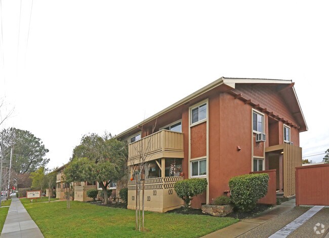 Foto del edificio - Carmel Park Apartments