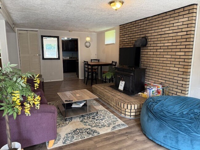 Foto del edificio - Knoxville 37921 - 1 bed 1 bath downstairs ...