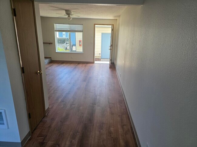 Foto del edificio - 4792 Lancaster Dr NE