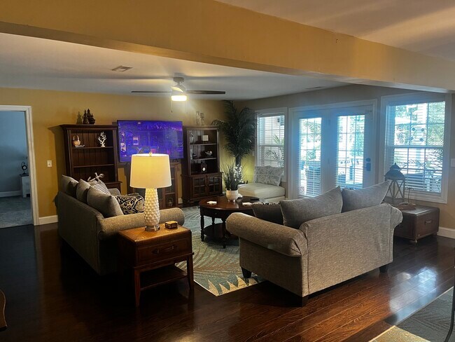 Building Photo - 179 Blue Heron Dr