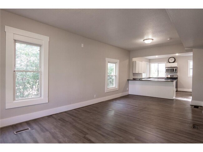 Foto del edificio - 1602 Johnson St NE