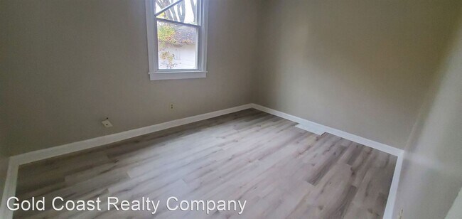 Foto del edificio - 3 br, 1 bath House - 4731 Waymire Avenue