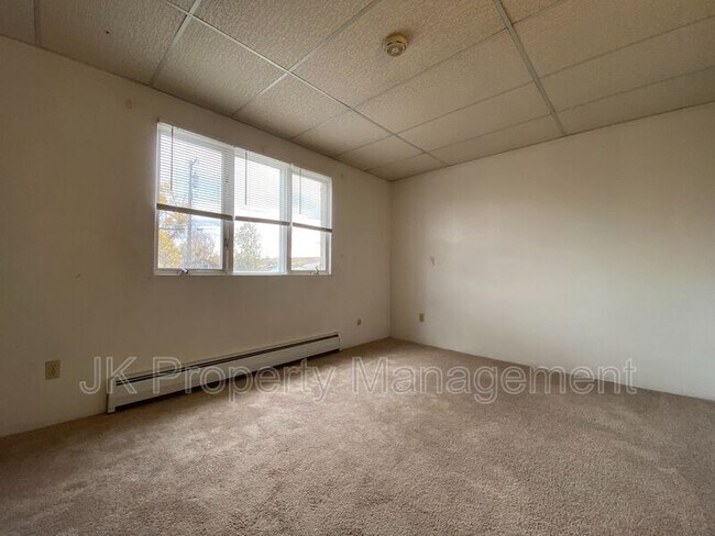 Building Photo - 1122 1st Ave SW
