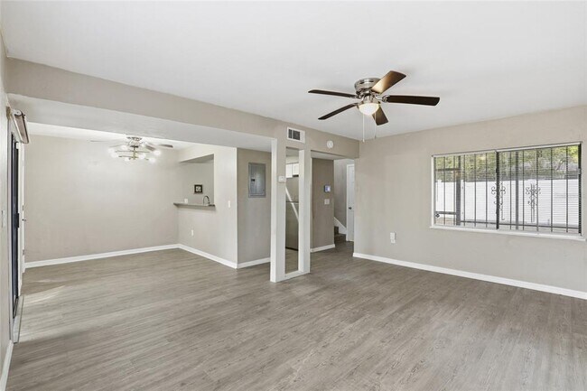 Foto del edificio - 207 SW 6th Ave