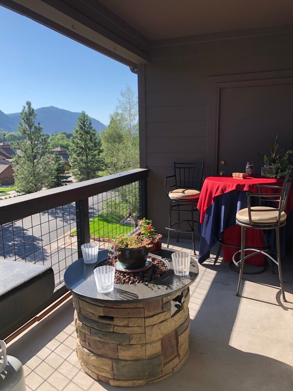 Foto del edificio - 2701 Midland Ave