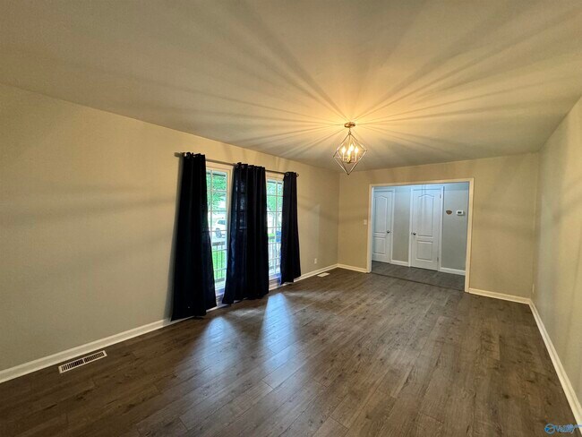 Building Photo - 11114 Hillwood Dr SE