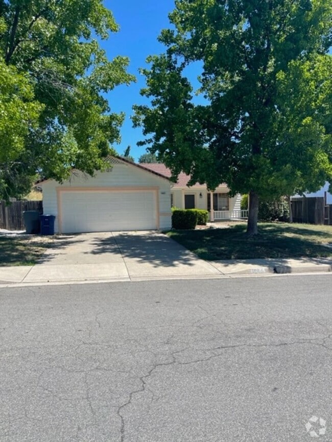 Building Photo - 1065 Grouse Dr