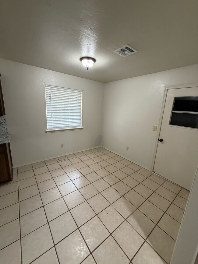 Foto del edificio - 814 SW 25th St