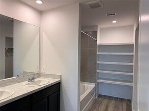Building Photo - 1111 Tempranillo Wy