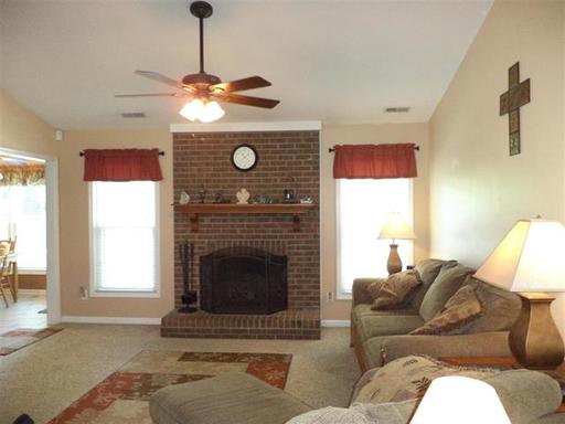Building Photo - 206 Brandy Ct