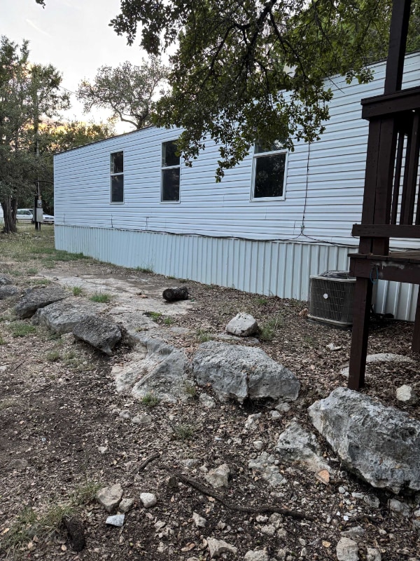 Building Photo - 350 Duck Mountain Ln