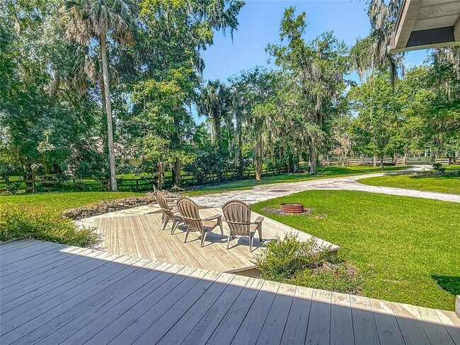 Foto del edificio - 4661 SW 7th Avenue Rd