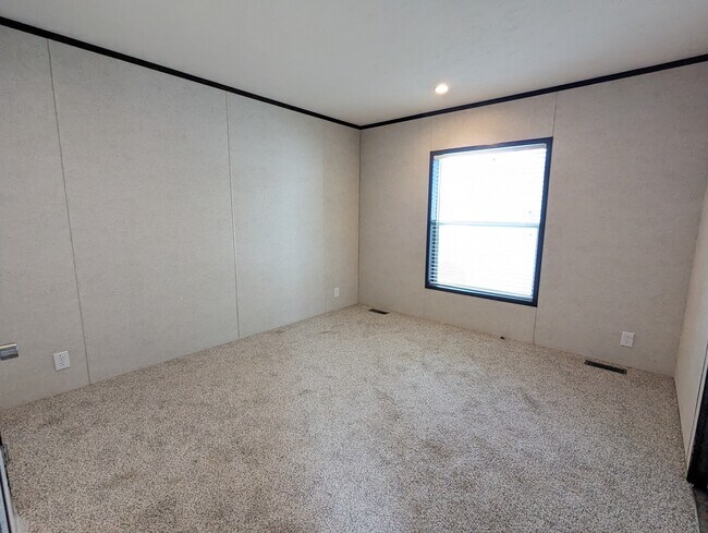 Foto del edificio - 46000 Geddes Rd