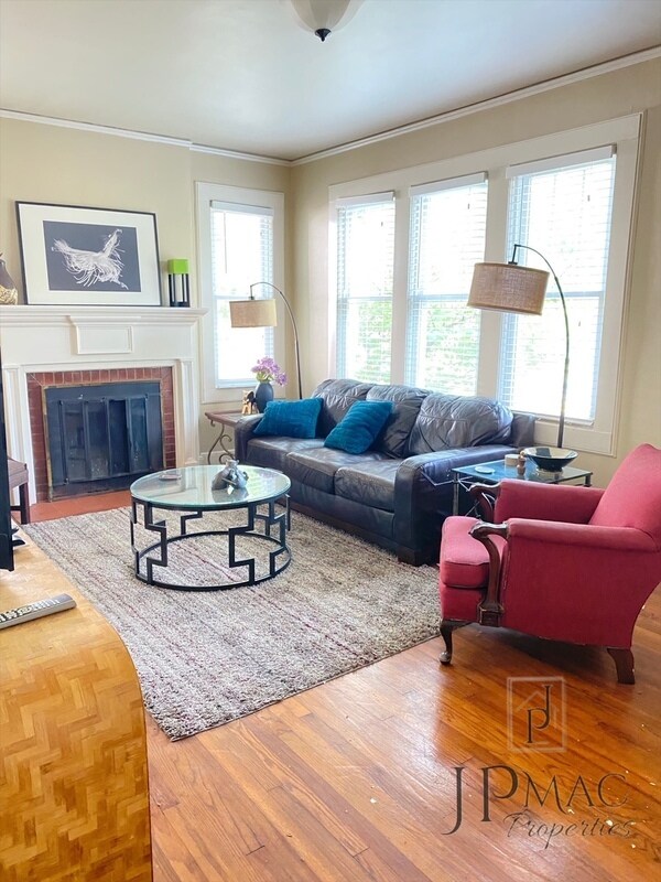 Photo - 30 E Faris Rd House