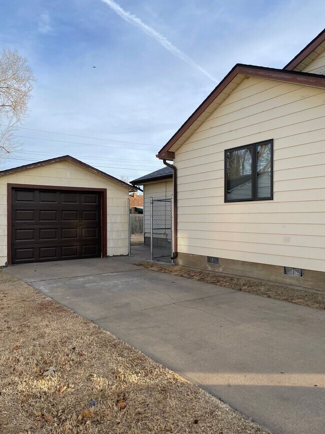 Foto del edificio - 4 Bedroom, 2 Bathroom House