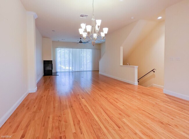 Building Photo - 3 br, 2.5 bath Townhome - 2505-1 Enfield R...