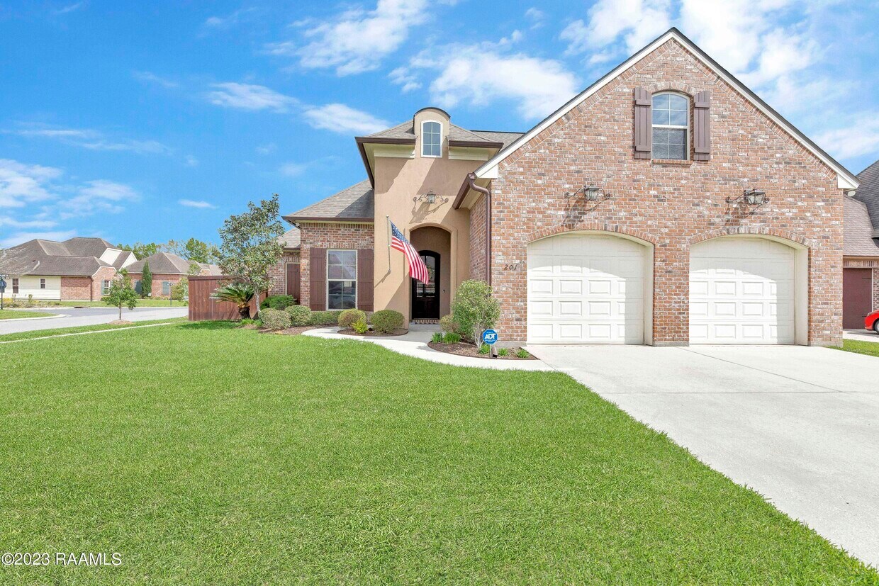 Foto principal - 201 Bayou Parc Dr