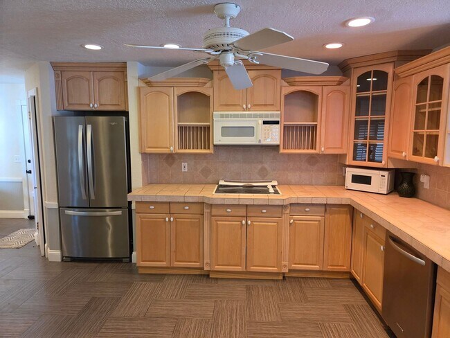 Foto del edificio - 1132 Ridge Dr