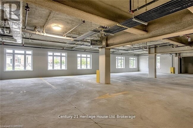 Building Photo - 71 Metcalf St