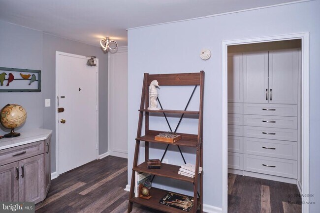 Foto del edificio - 1300 S Arlington Ridge Rd