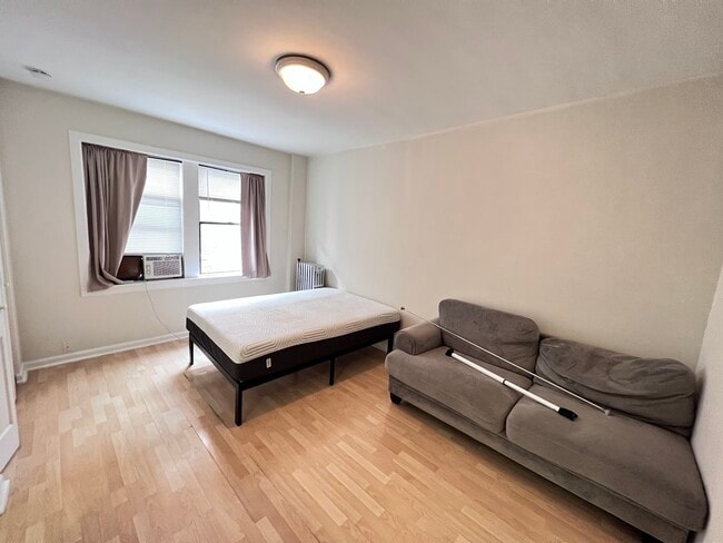 Foto del edificio - 839 W Sheridan Rd