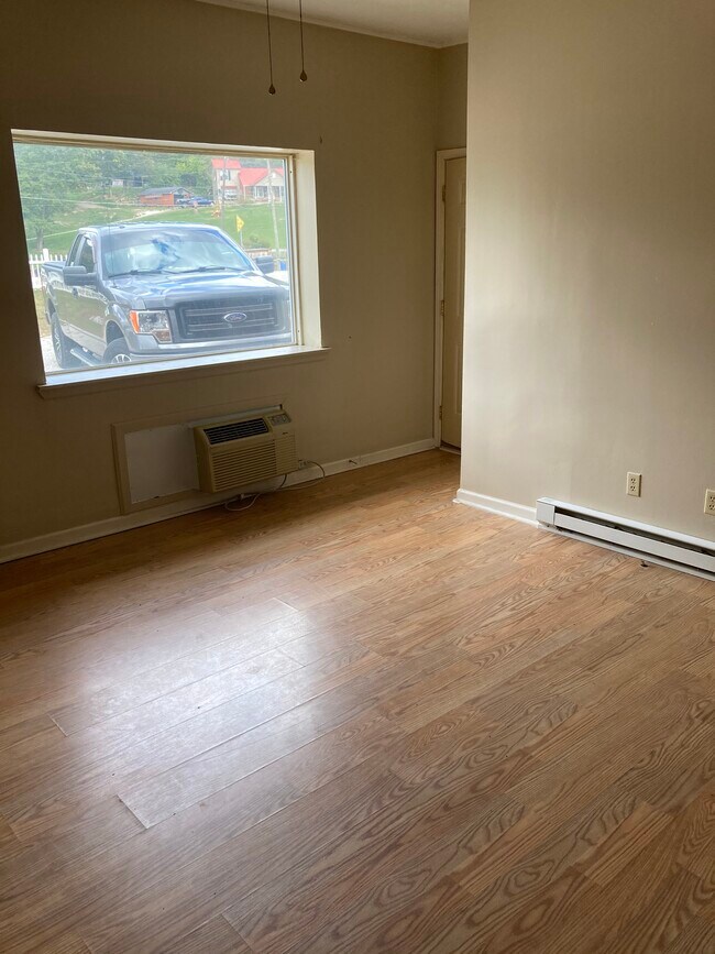 Living room - 4261 US-60