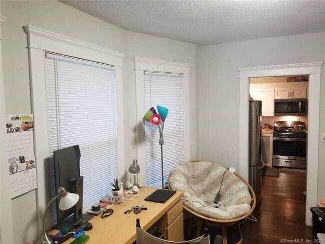 Foto del edificio - 230 W Elm St