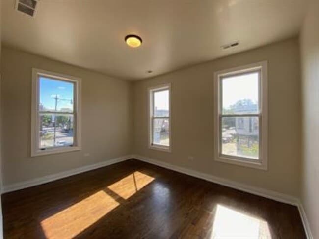 Building Photo - 1734 W 35th St