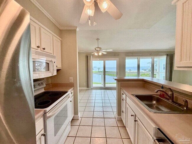 Building Photo - 200 Pensacola Beach Rd