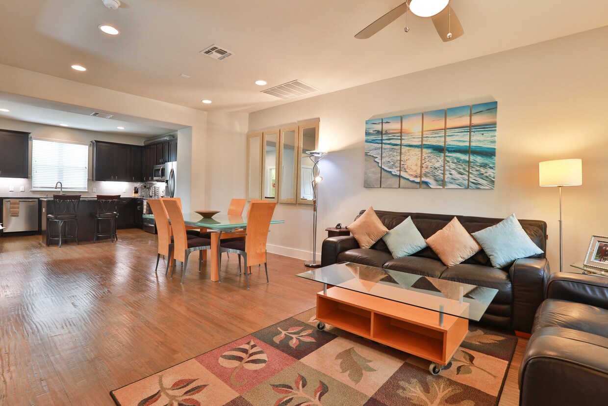 Foto principal - 1302 Rancho Mirage Dr