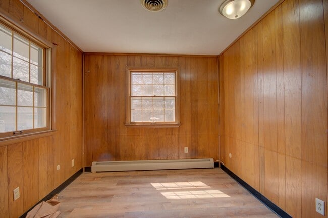 Building Photo - 3 bd 2.5 updated home Joliet