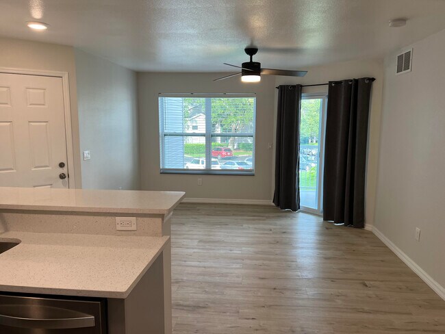 antes de que comenzara la construcción - 2592 Grassy Point Dr