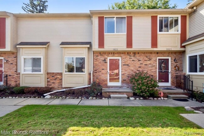 Foto del edificio - 1823 Torquay Ave