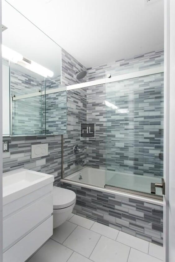 Building Photo - E 10TH ST.