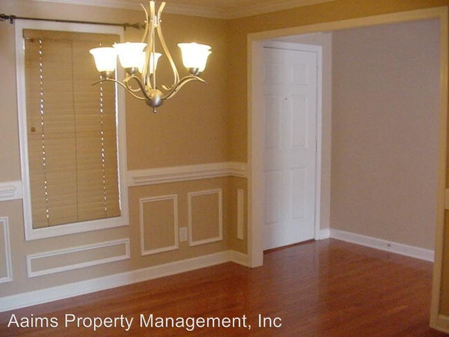 Building Photo - 433 Thorncliff Dr