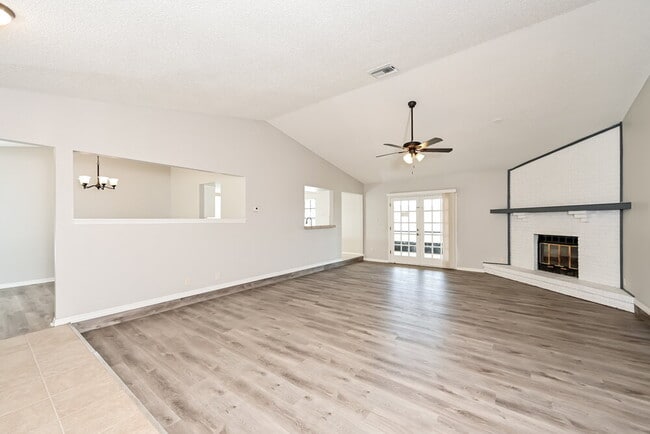 Building Photo - 8014 Dunstable Cir