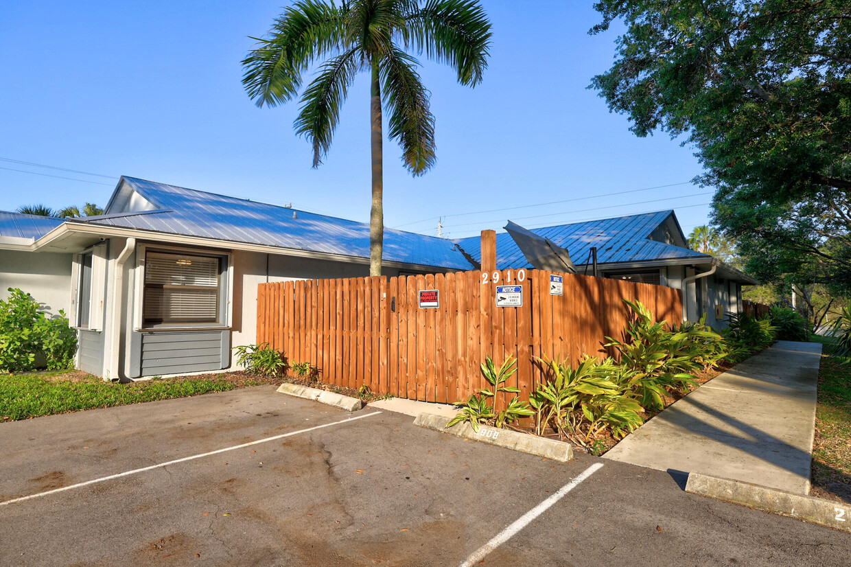 Primary Photo - 2910 SW Port St Lucie Blvd