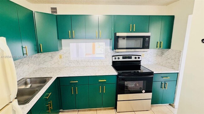 Foto del edificio - 1480 W 46th St